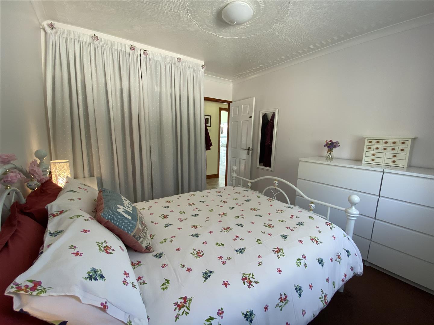 ANOTHER ROOM ASPECT